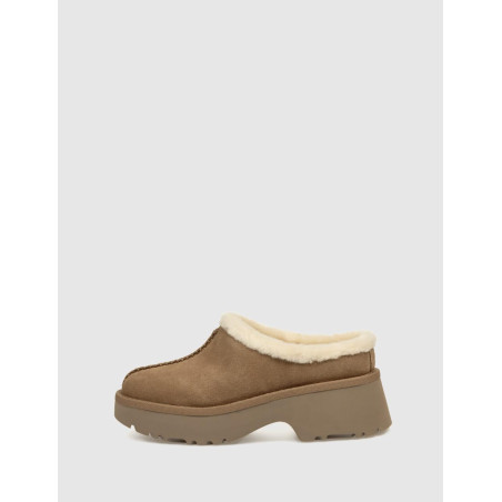 ZUECO UGG NEW HEIGHTS COZY CLOG CUERO