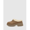 ZUECO UGG NEW HEIGHTS COZY CLOG CUERO