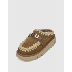 ZUECO MOU BOUNCE CLOG METAL LOGO CUERO