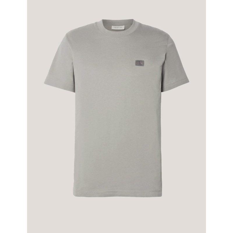 CAMISETA CALVIN KLEIN WOVEN LABEL REGULAR TEE GRIS