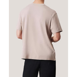 CAMISETA CALVIN KLEIN TEXTURED MONOLOGO TEE TAUPE