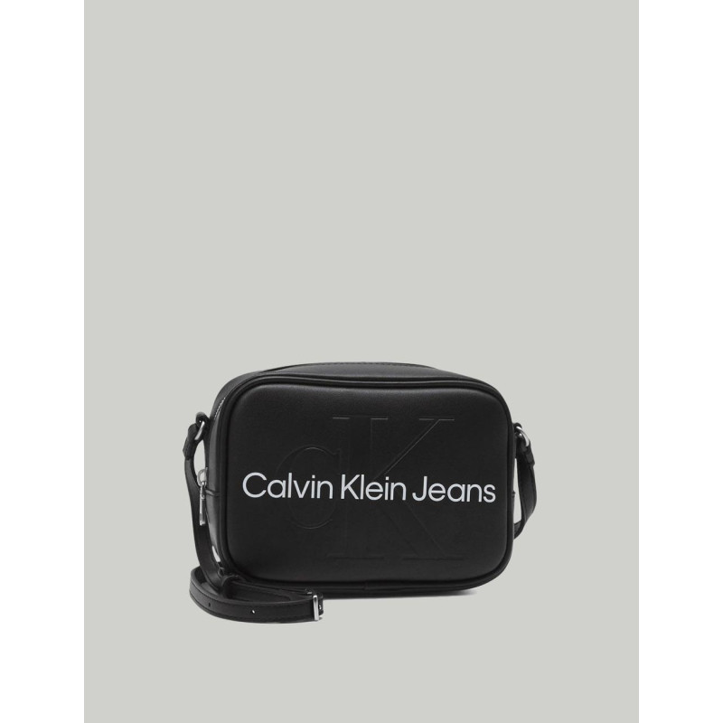 BOLSO CALVIN KLEIN SCULPED CAMERA BAG NEGRO