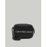 BOLSO CALVIN KLEIN SCULPED CAMERA BAG NEGRO