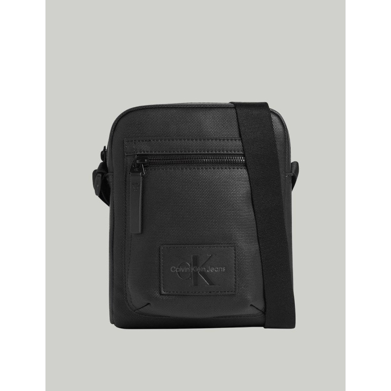 BANDOLERA CALVIN KLEIN COATED REPORTER18 NEGRO