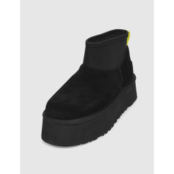 BOTÍN UGG CLASSIC MINI DIPPER NEGRO
