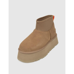 BOTÍN UGG CLASSIC MINI DIPPER CUERO