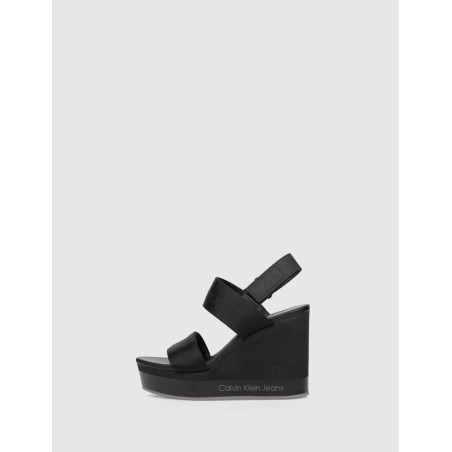 SANDALIA CALVIN KLEIN WEDGE SANDAL WEBBING IN BR NEGRO