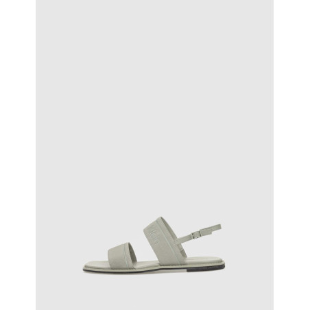 SANDALIA CALVIN KLEIN FLAT SANDAL HE GRIS