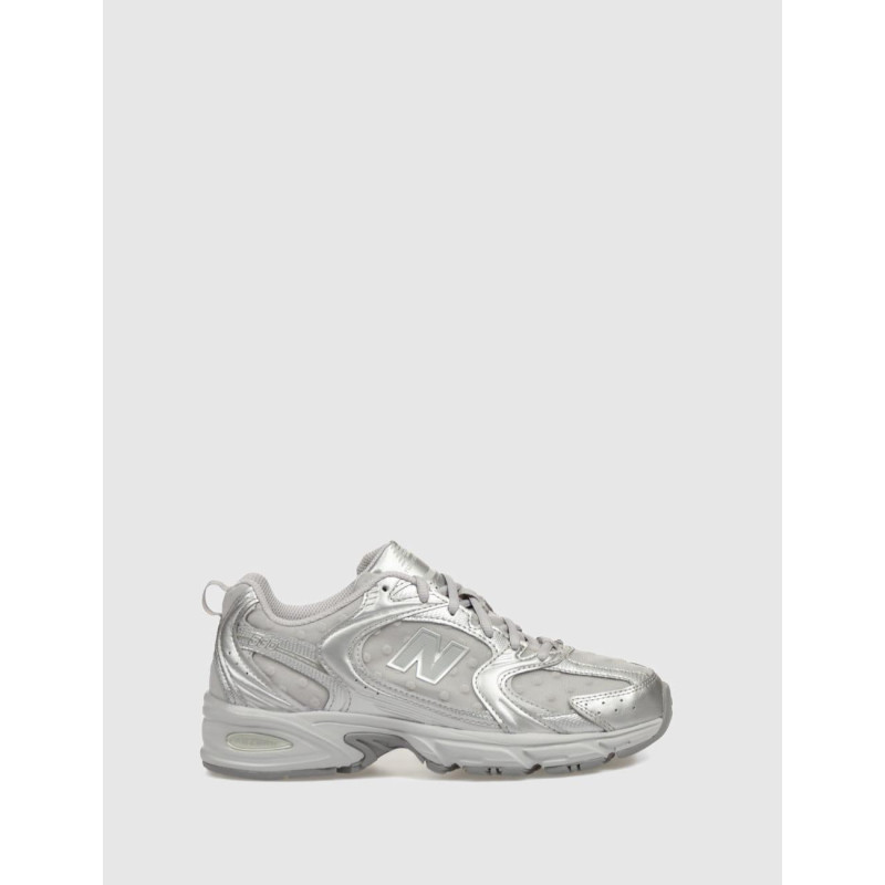 ZAPATILLA NEW BALANCE U530 PLATA