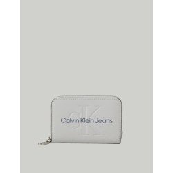 CARTERA CALVIN KLEIN SCULPTED MED ZIP AROUND GRIS